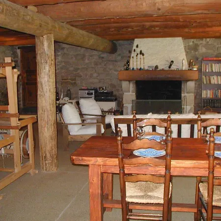 La Fontaine Des Thiolles Bed & Breakfast