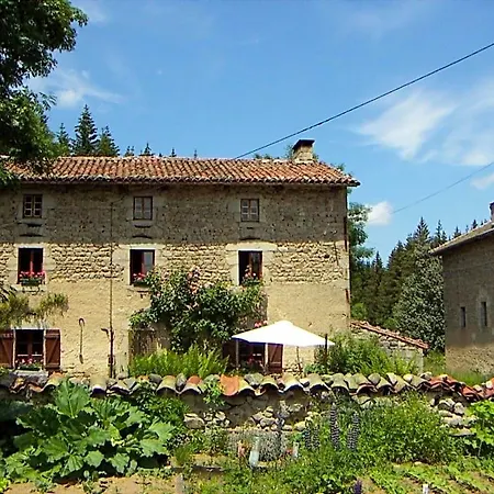 La Fontaine Des Thiolles